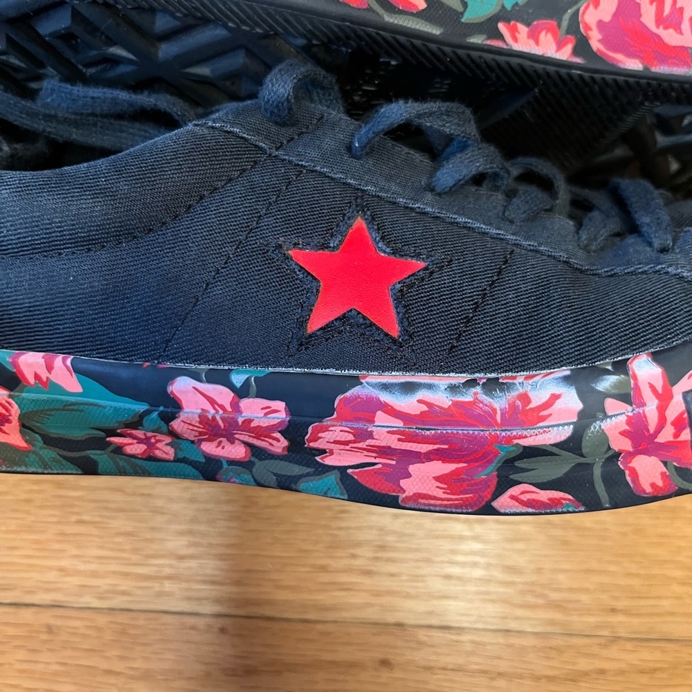 Converse Black Canvas Women's Low-Top Sneakers with Red Star Accent - Picture 8 of 10